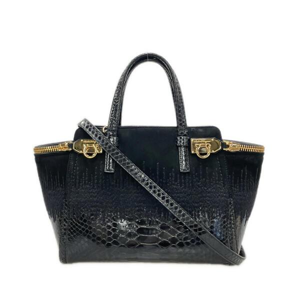 Salvatore Ferragamo Handbags - Salvatore Ferragamo handbag shoulder bag crossbody Gancini